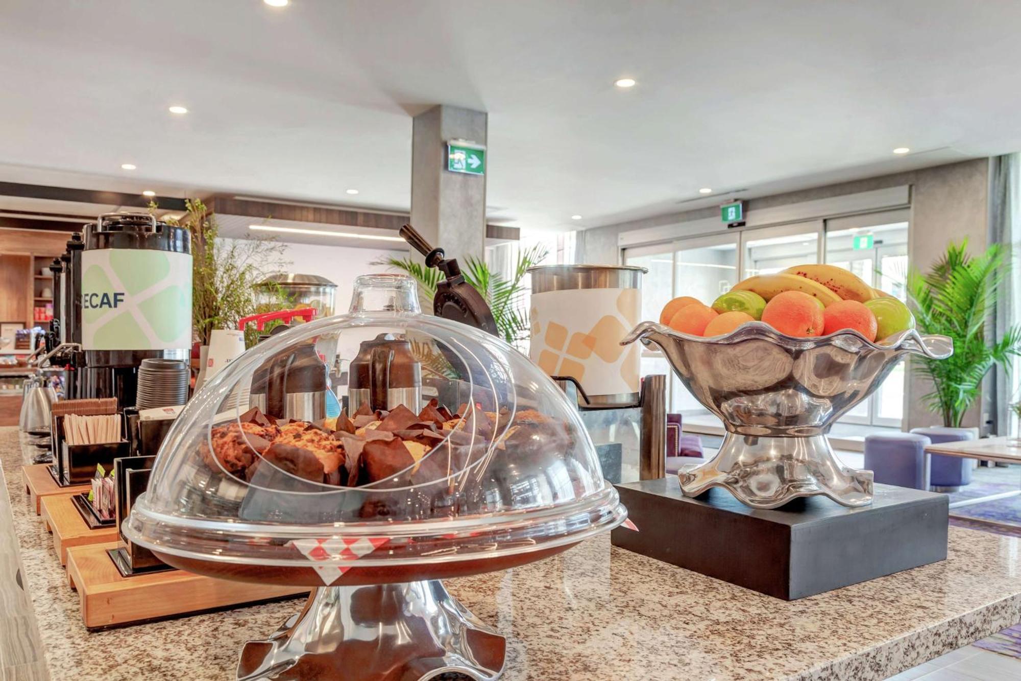 Hilton Garden Inn Toronto/Brampton West, Ontario, Canada Екстер'єр фото