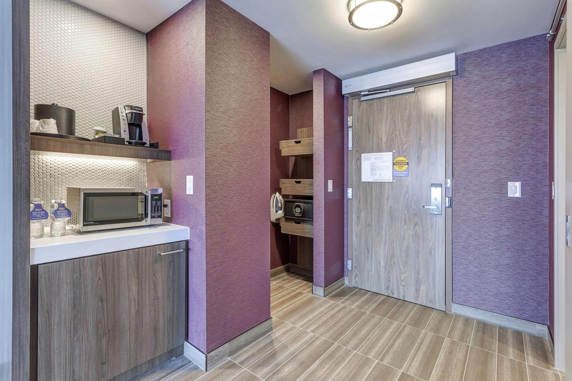 Hilton Garden Inn Toronto/Brampton West, Ontario, Canada Екстер'єр фото