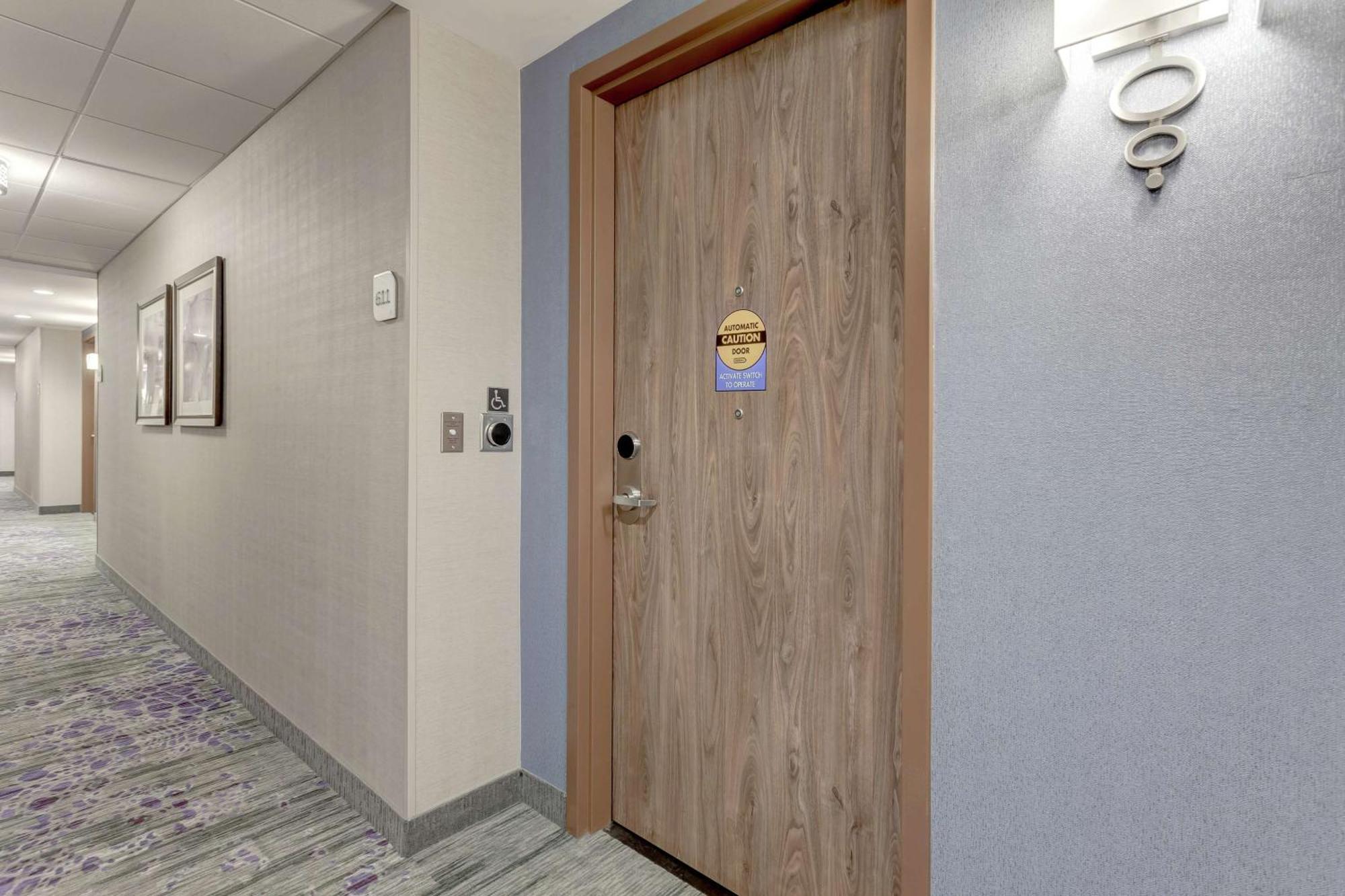 Hilton Garden Inn Toronto/Brampton West, Ontario, Canada Екстер'єр фото