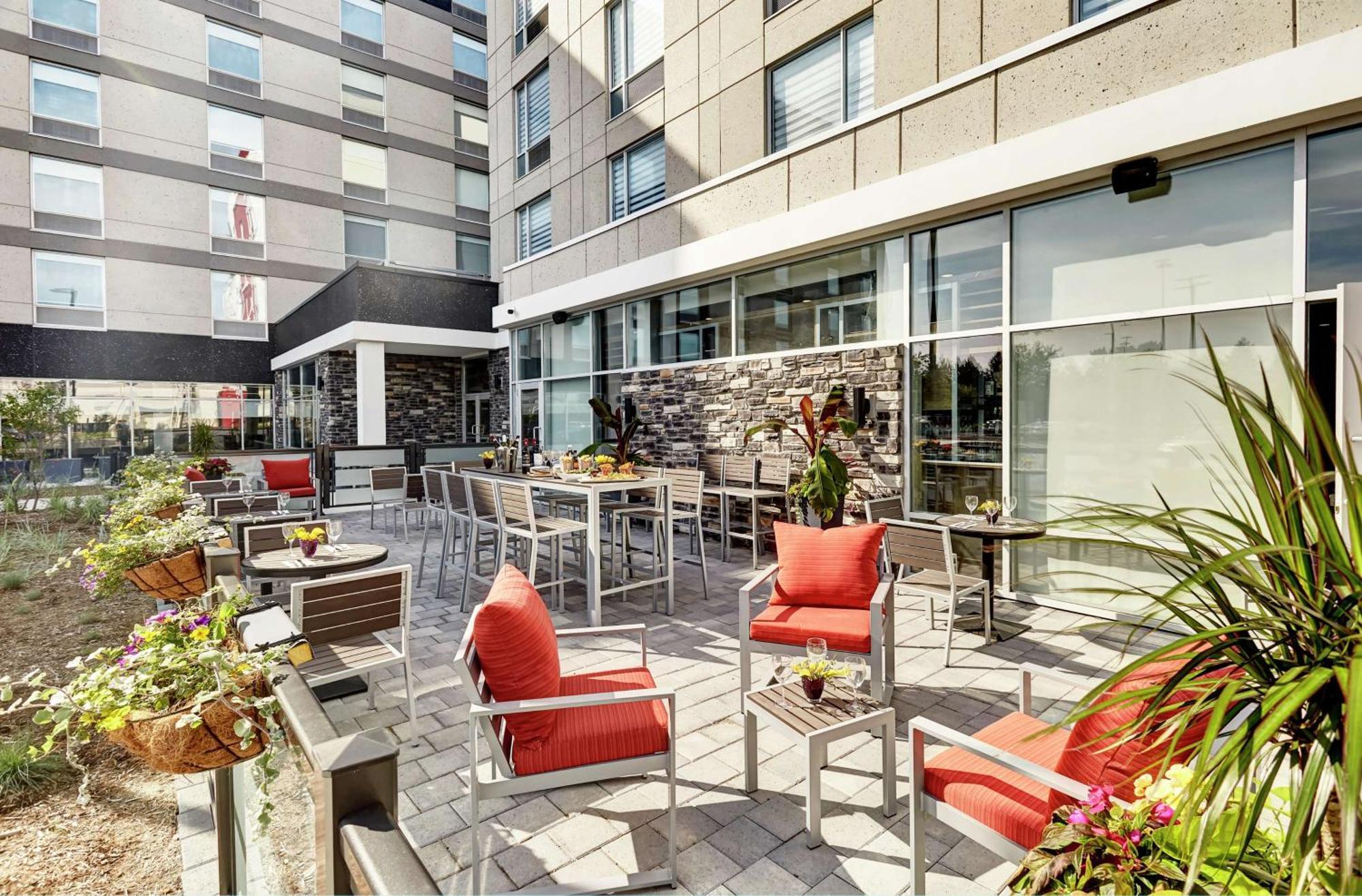 Hilton Garden Inn Toronto/Brampton West, Ontario, Canada Екстер'єр фото